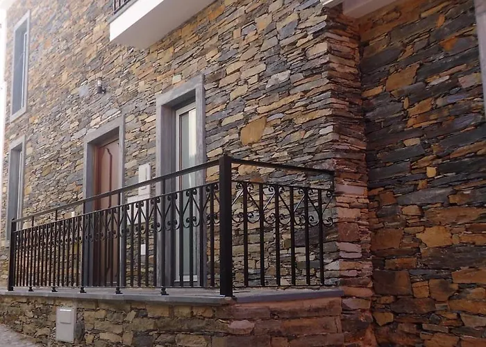 Casa Da Ladeira, * Estreito